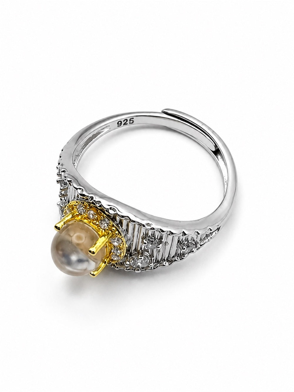 #R43 Madagascar Moonstone Enigma Ring