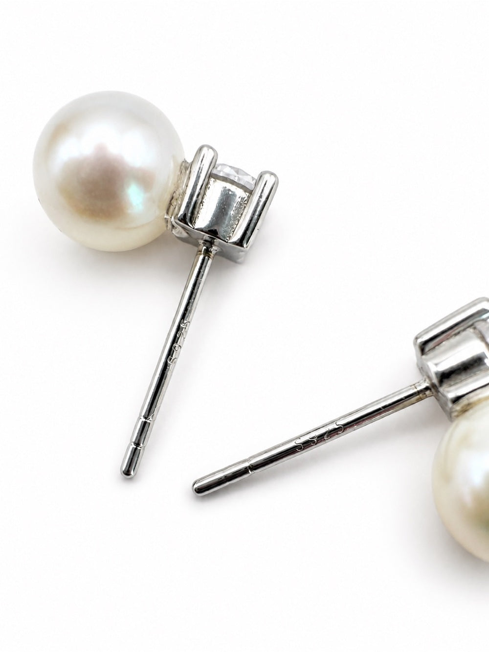 #E62 Freshwater Pearl Studs