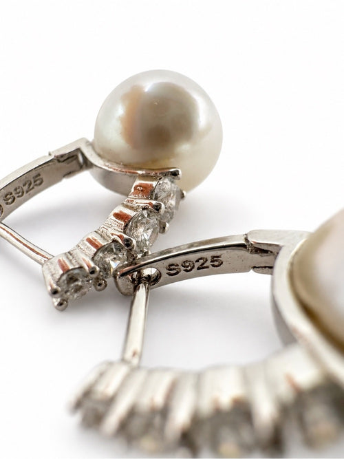 #E58 Pearl Grace Hoops