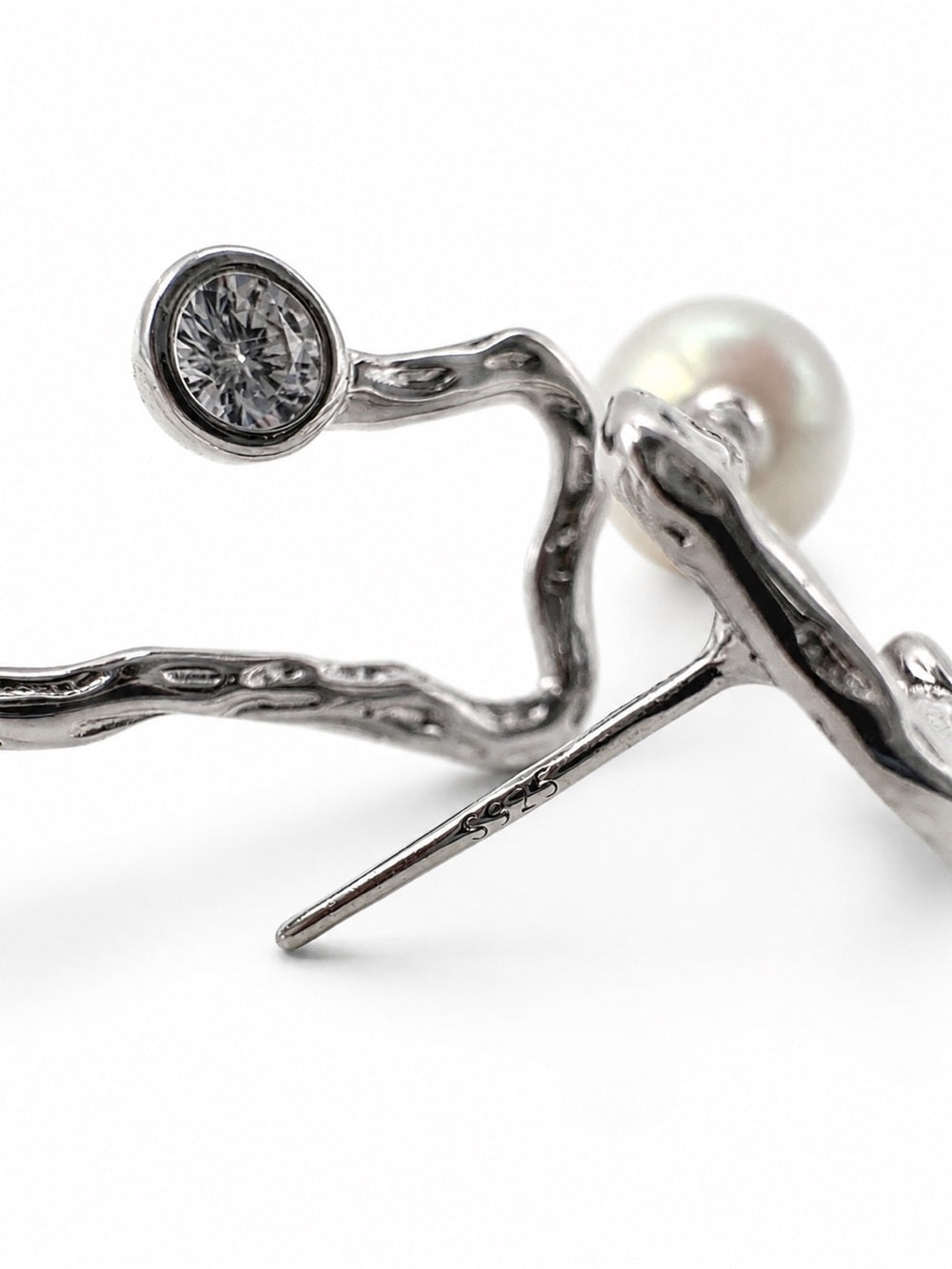 #E88 Dewdrop Pearl Earrings