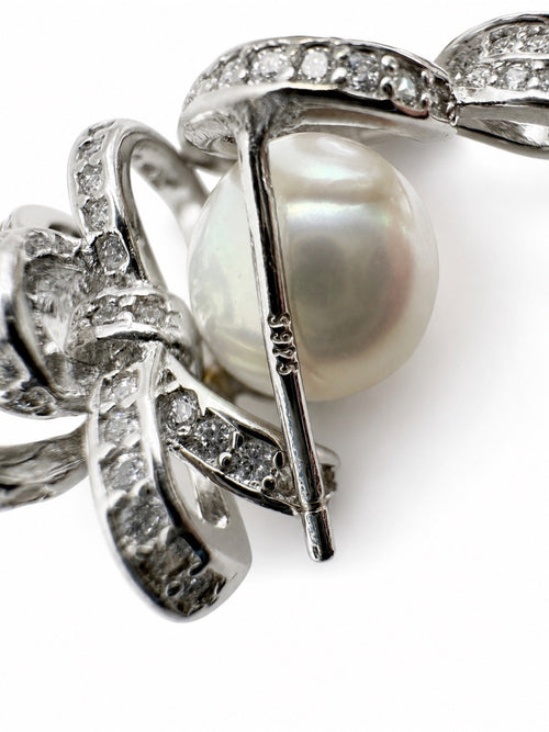 #E83 Ribbon Pearl Earrings