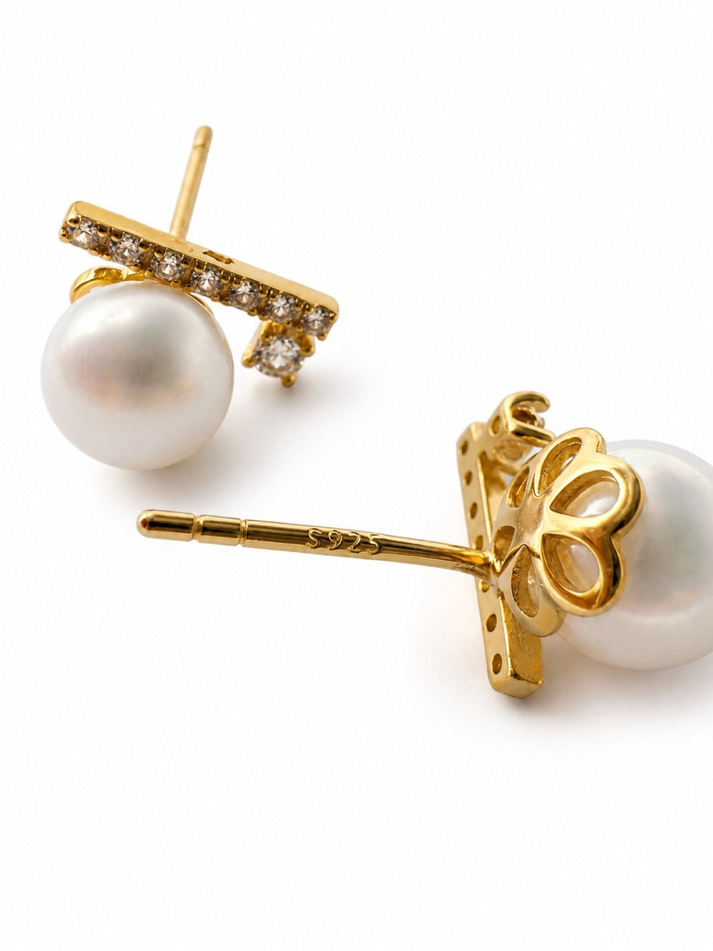 #E70 Pearl Axis Earrings