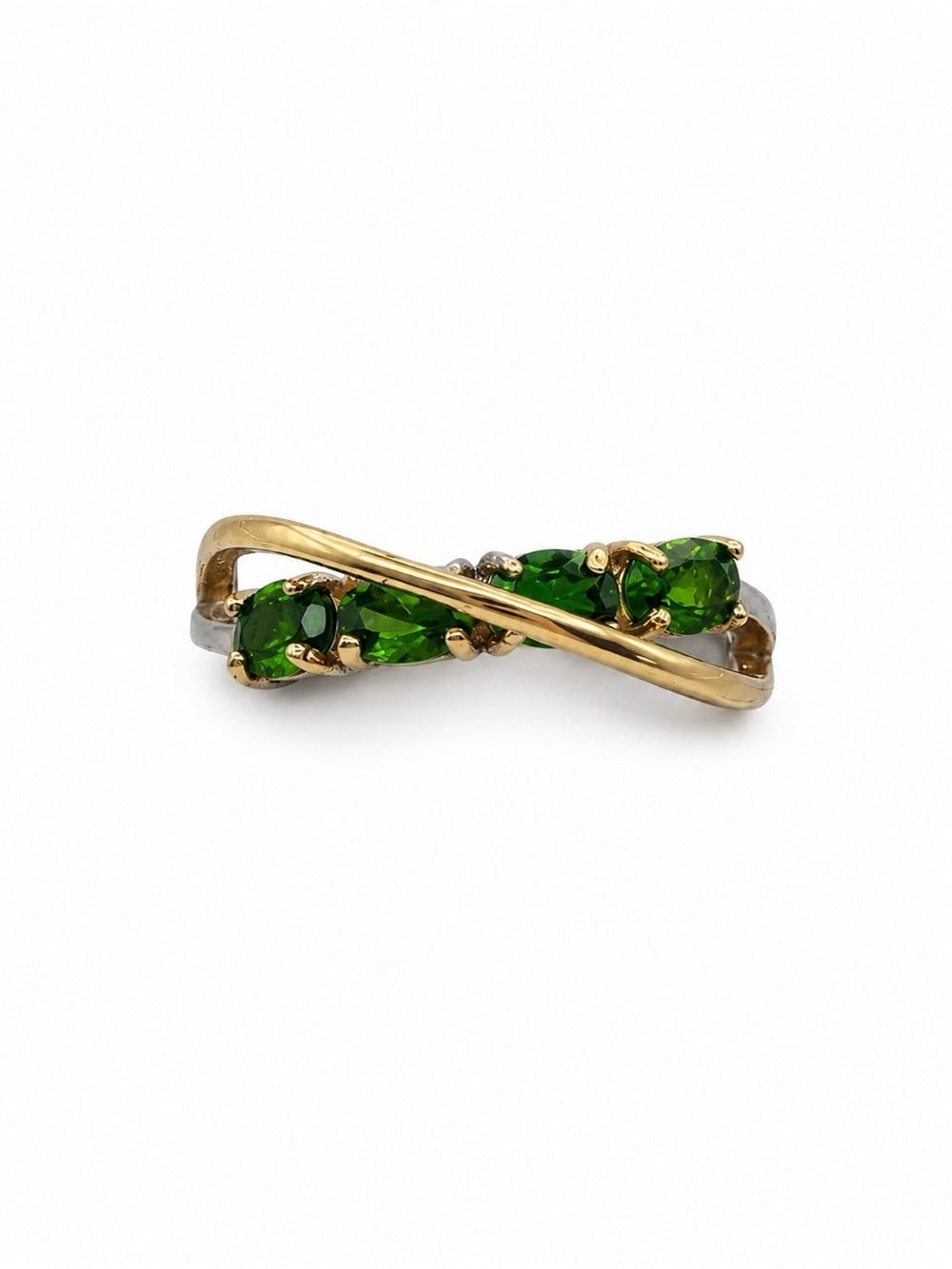 #R1 Evergreen Twist Ring
