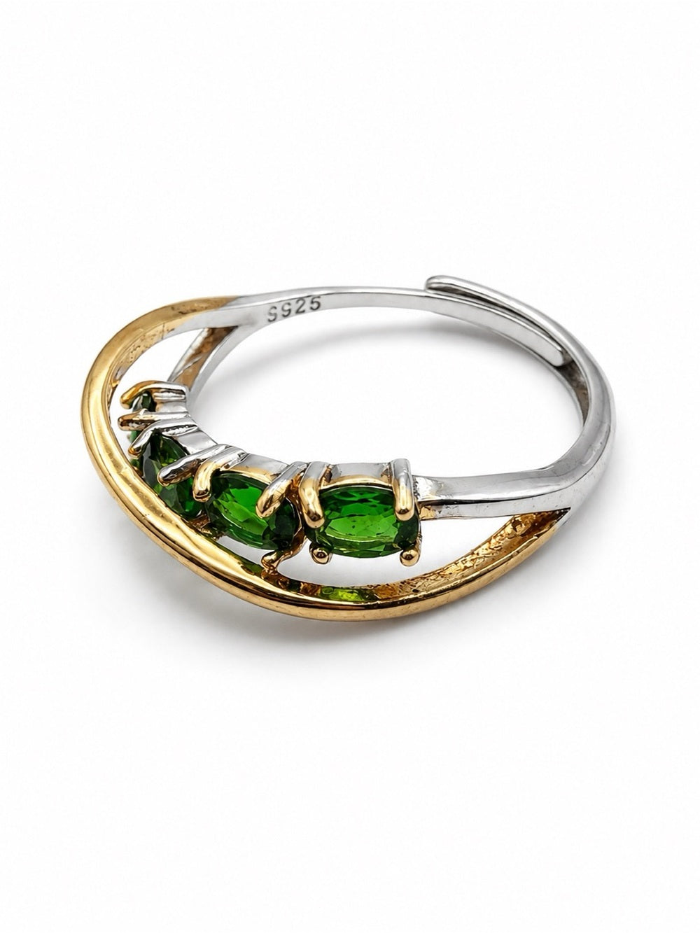 #R1 Evergreen Twist Ring