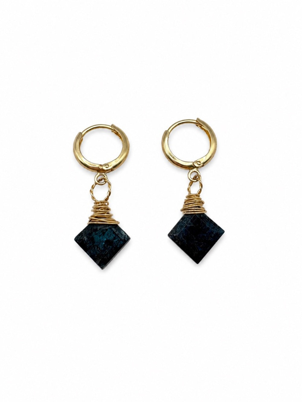 HG11 Moss Kyanite Gold Huggie