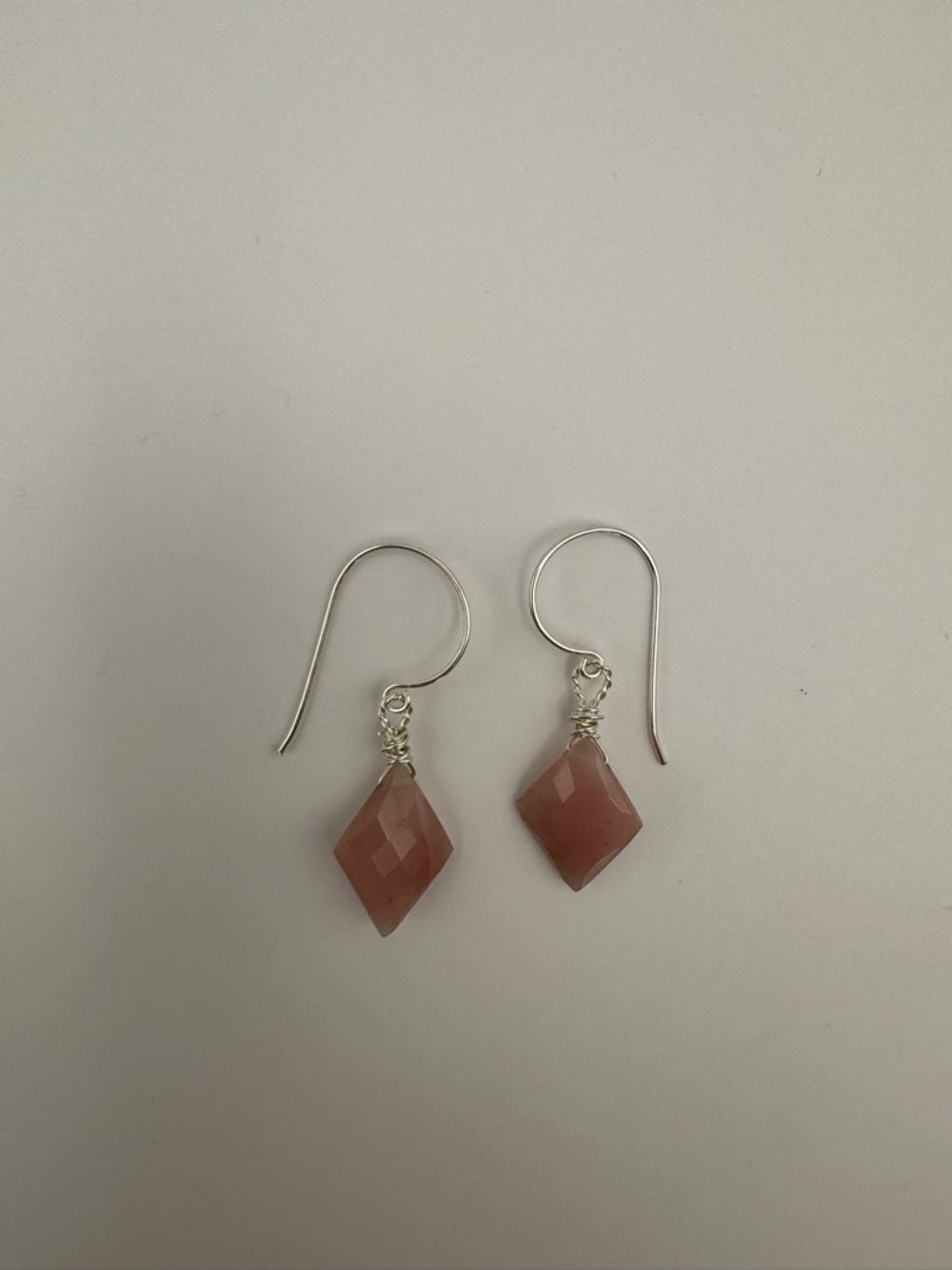 HK0063 Guava Quartz Diamond Shaped Earrings (S925)
