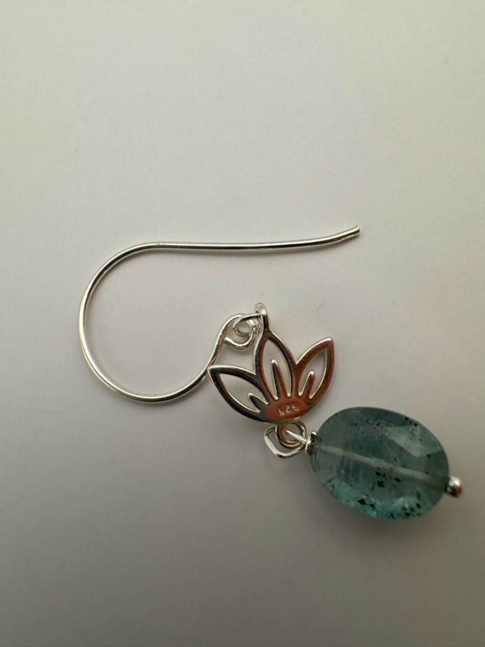 HK0051 Kyanite Lotus Earrings (S925)