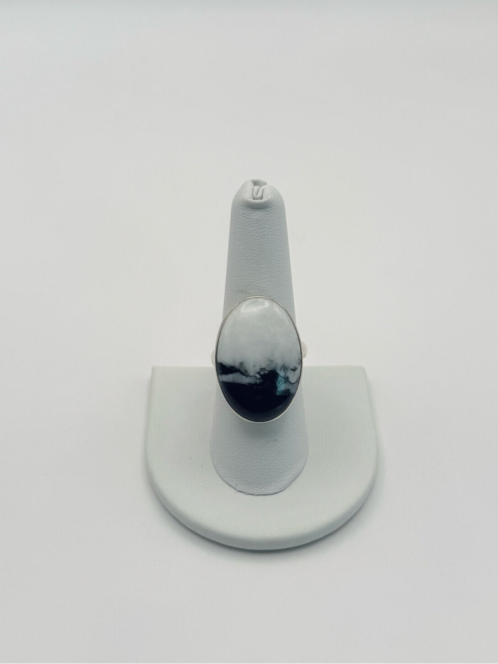 White Buffalo Turquoise Oval Ring (S925)