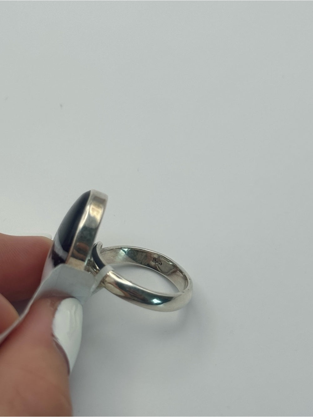 White Buffalo Turquoise Oval Ring (S925)