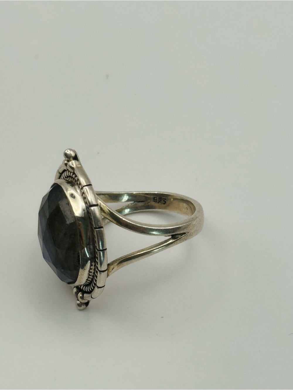 Labradorite Oval Ring (S925)