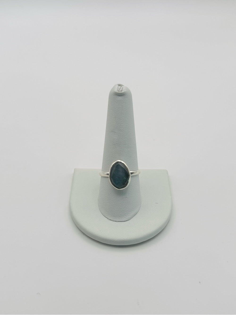 Labradorite Faceted Oval Ring (S925)