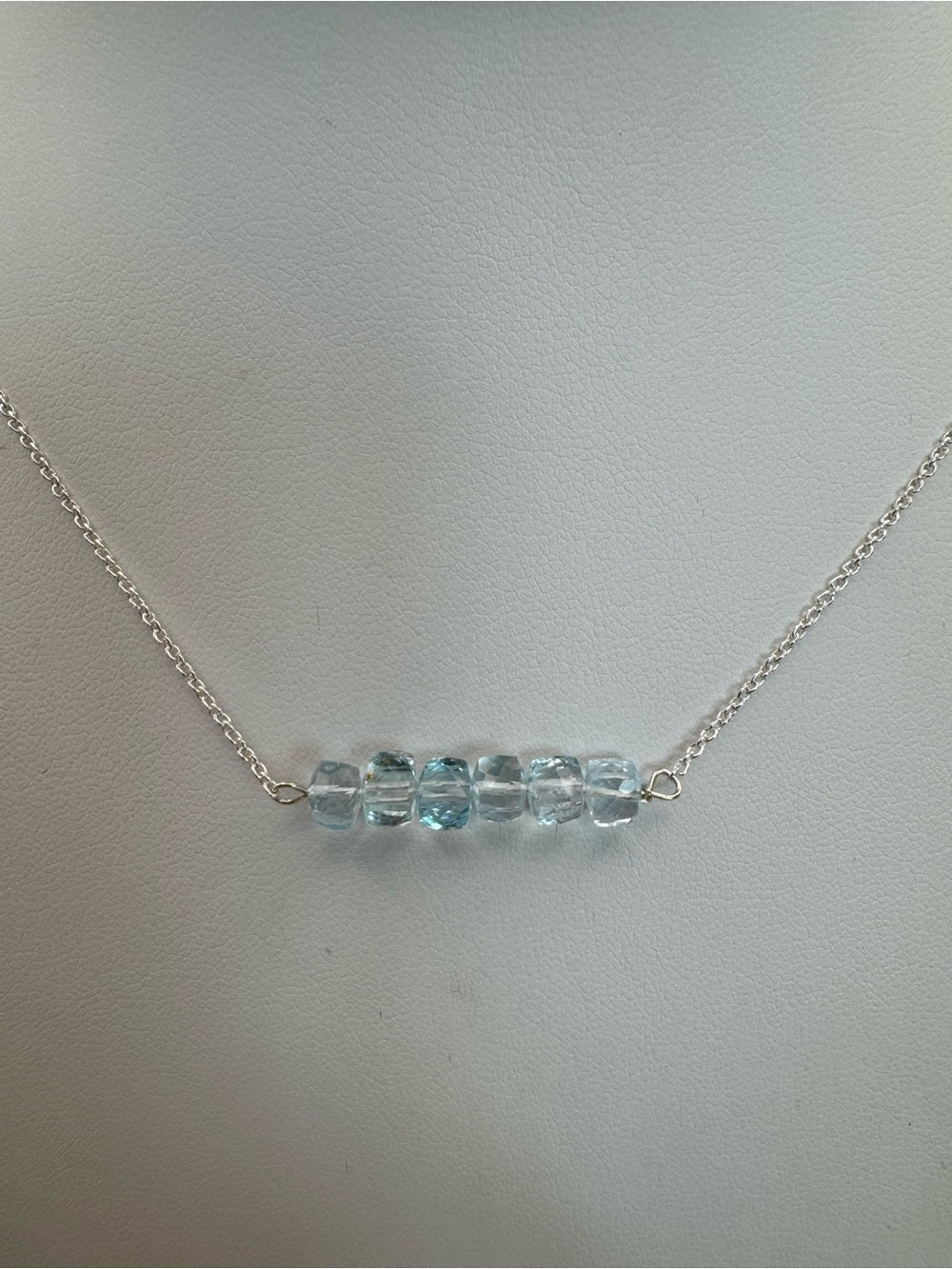 N10 Sky Blue Topaz Bar Necklace (S925)