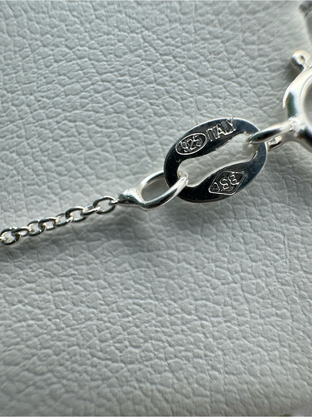 N49 White Topaz Bar Necklace (S925)