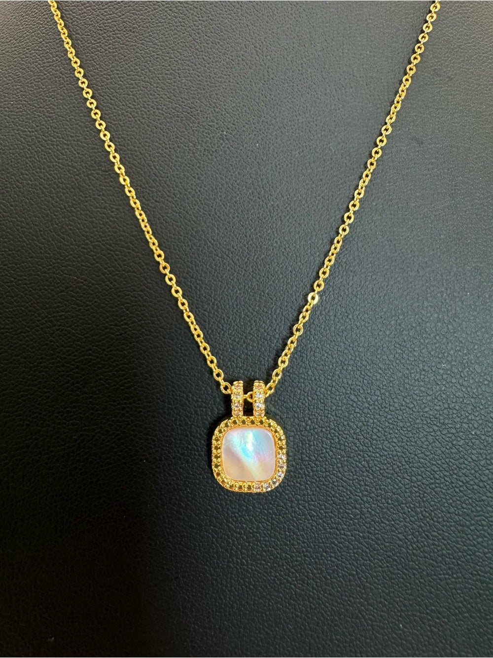 Mother of Pearl Cushion Necklace (#EN65)