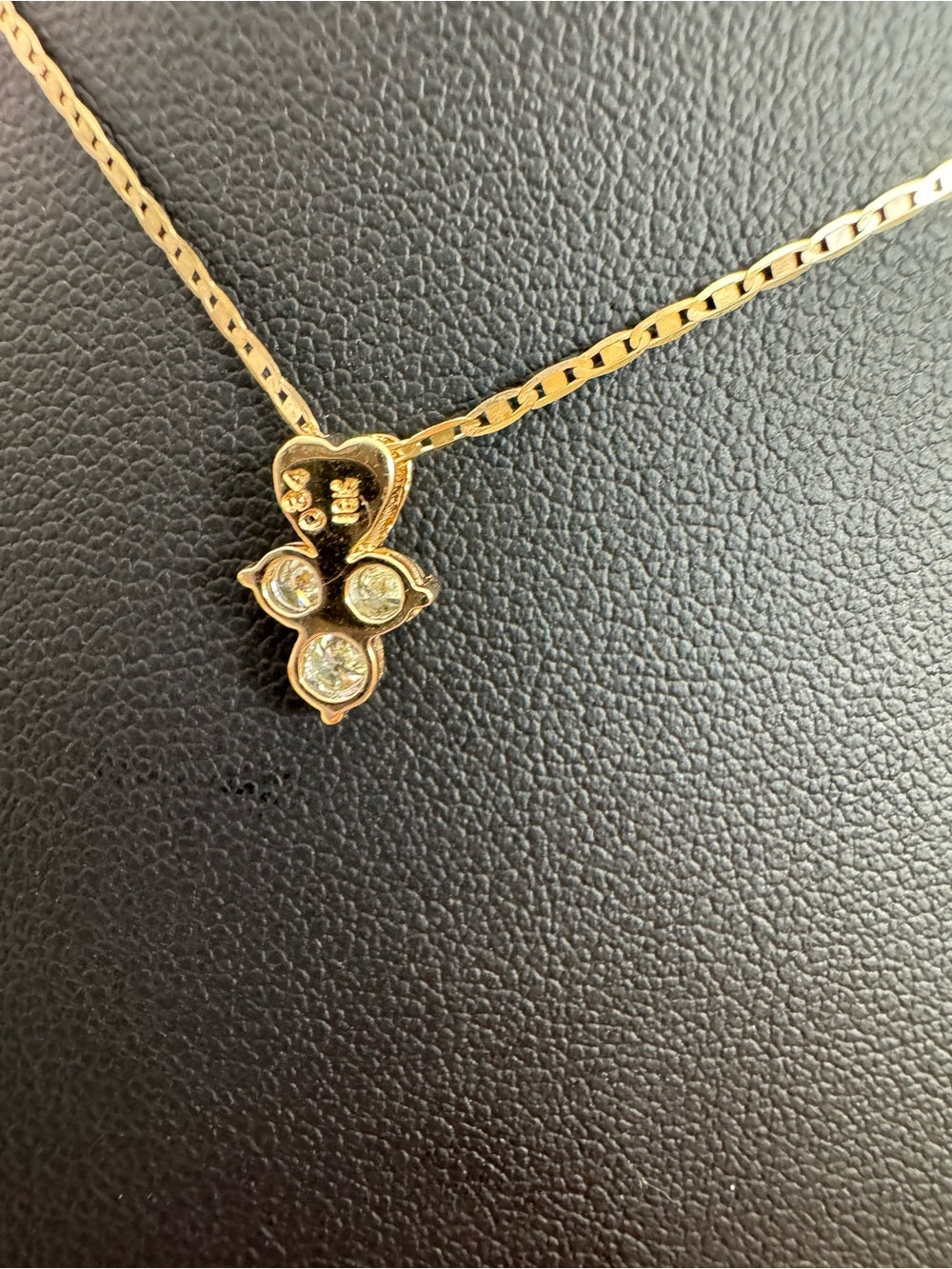 Natural Yellow Diamond Clover Pendant (18k Gold)