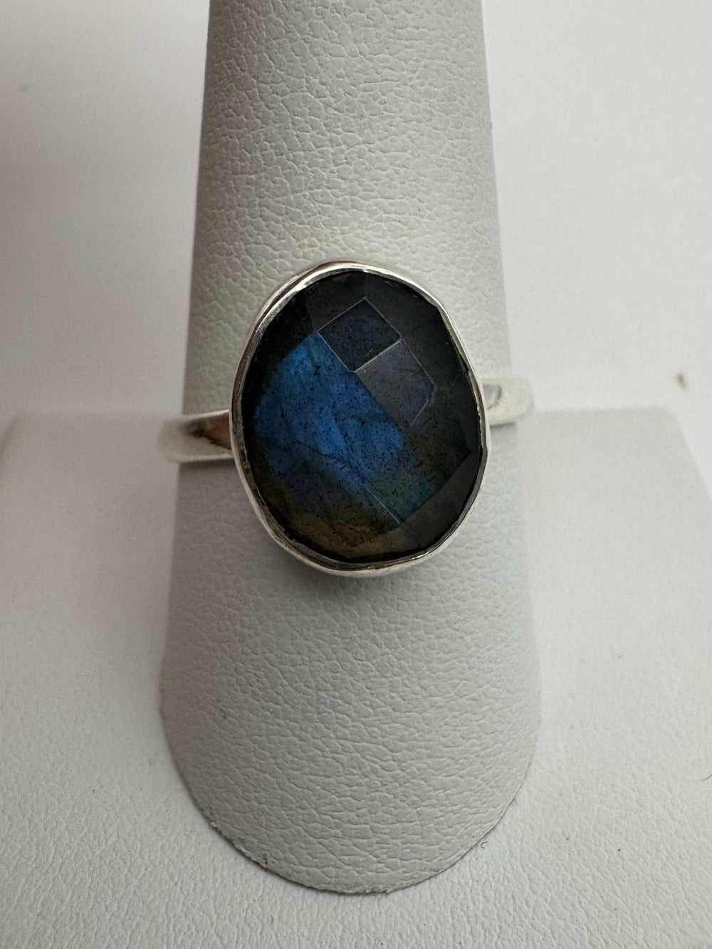 Labradorite Faceted Oval Ring (S925)