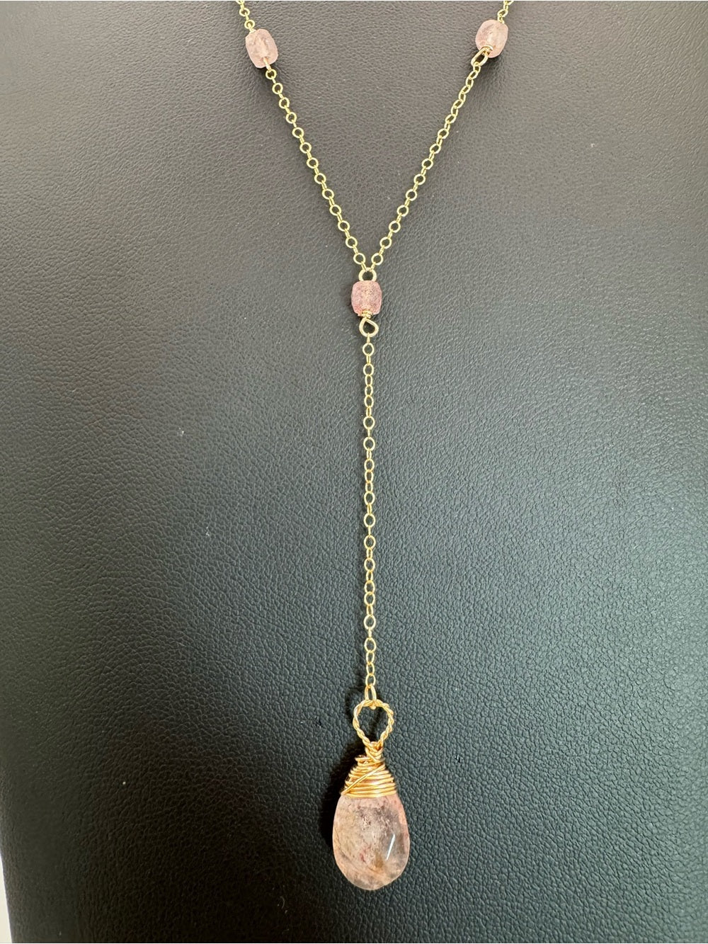 L031 Strawberry Quartz Lariat Necklace