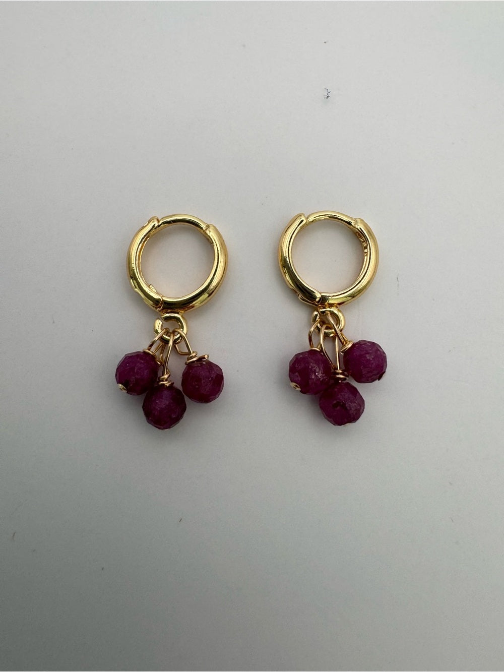 HG048 Triple Ruby Huggies