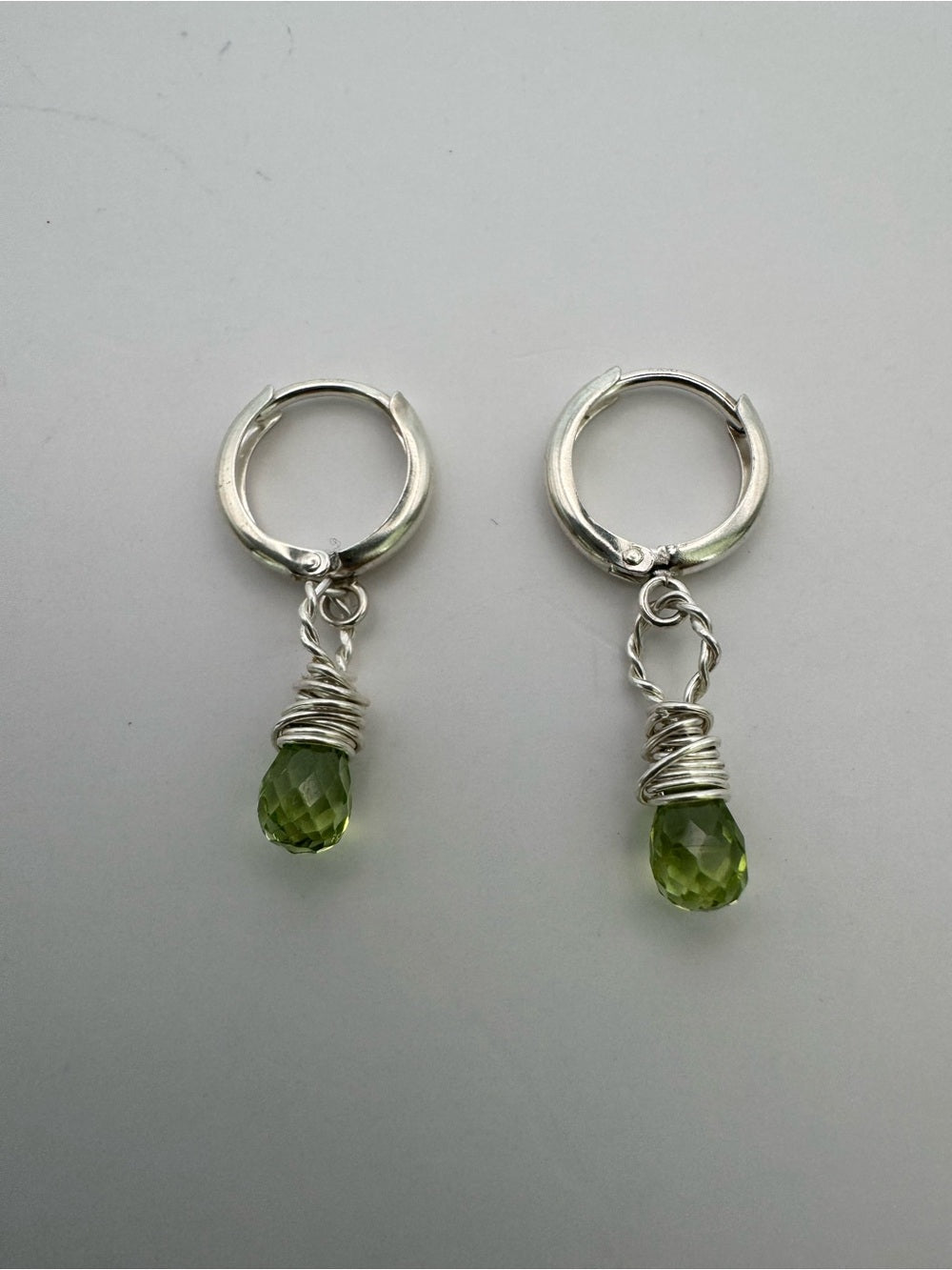 Peridot Huggies (HG35)