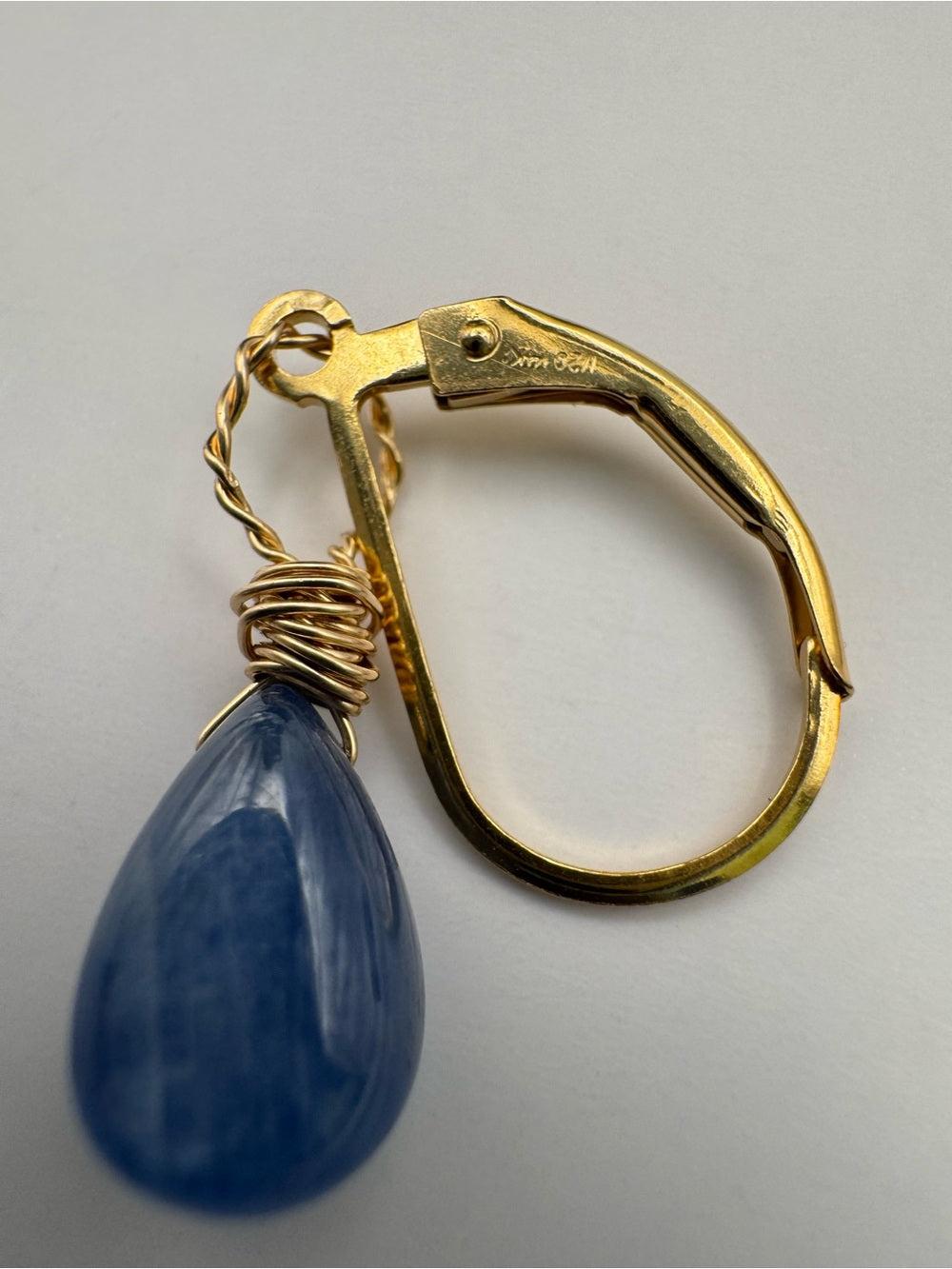 LE7 Kyanite Lever Gold Earrings