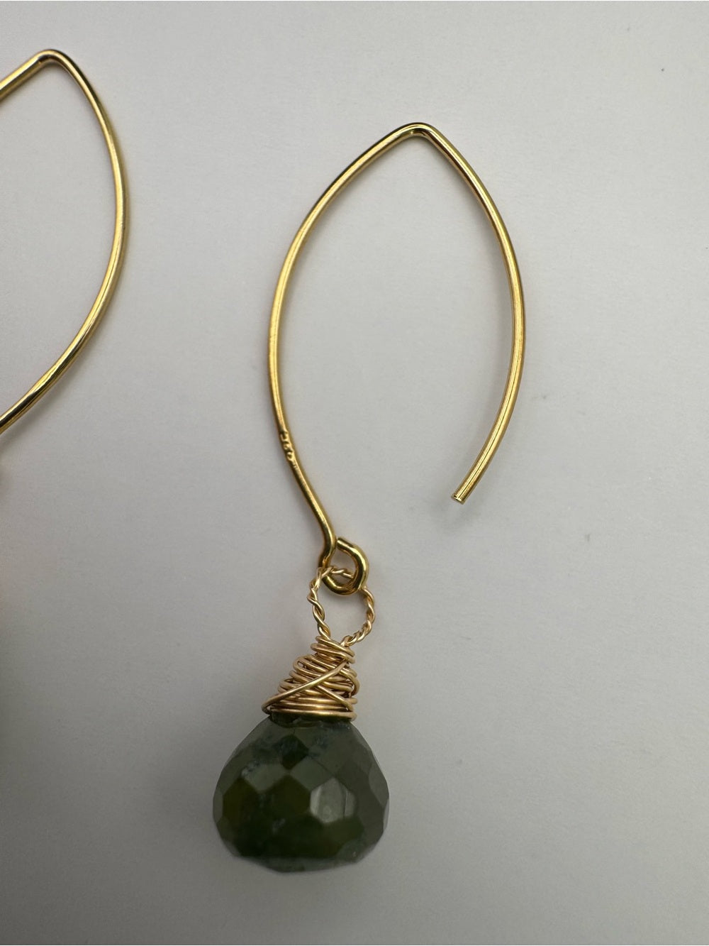 HT05 Vesuvianite Gold Threader Hook Earrings