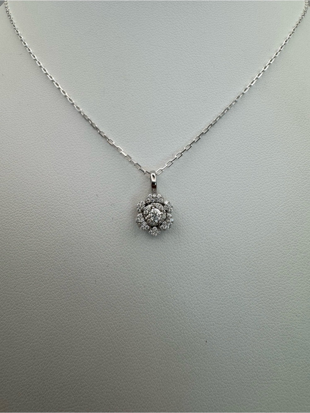 0.30 CT Moissanite Diamond Flower Pendant (S925)