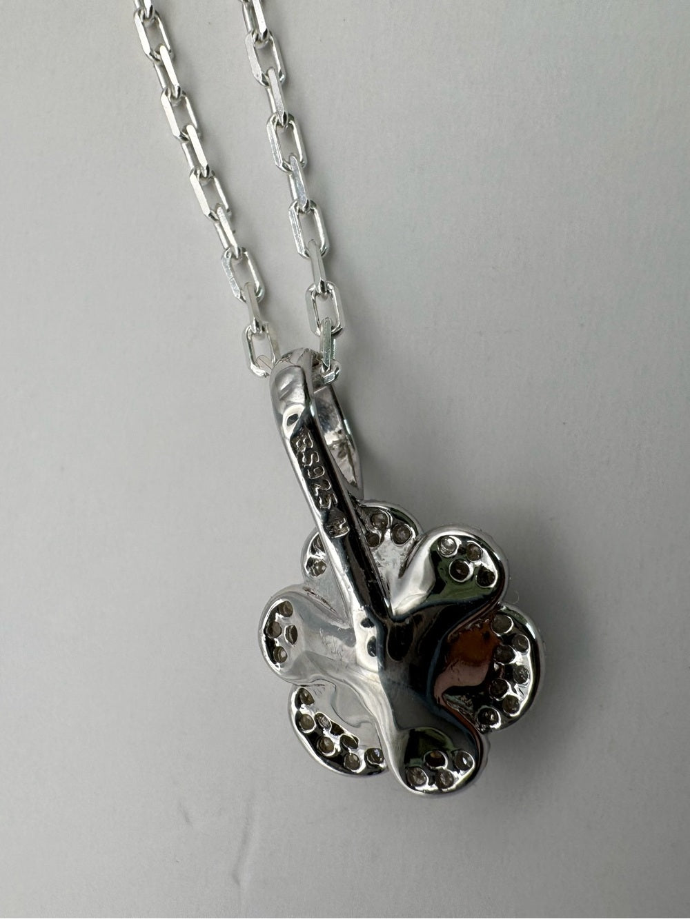 0.30 CT Moissanite Diamond Flower Pendant (S925)