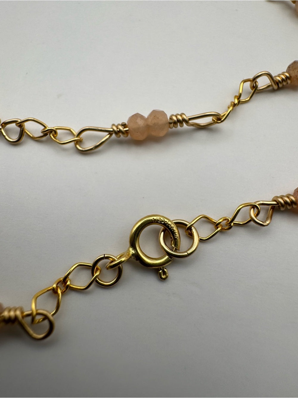 AWN31 Peach Moonstone Necklace