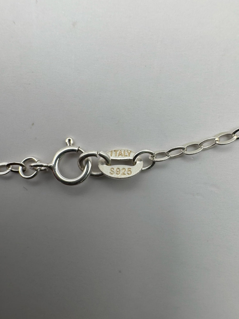 AMN9 Peridot Circle Necklace